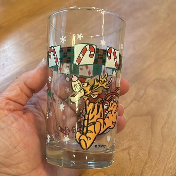 Disney Pooh Set of 2 Christmas Juice Glasses - Picture 4 of 8